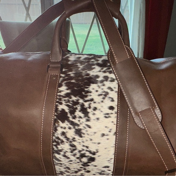 Cowhide Weekender - Picture 5 of 7